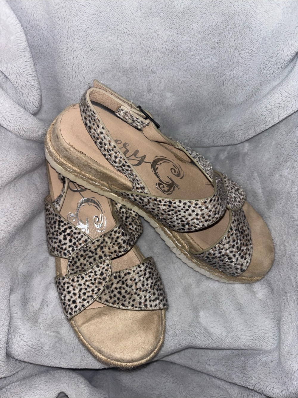 Very G Leopard Print Tan Slingback Sandals